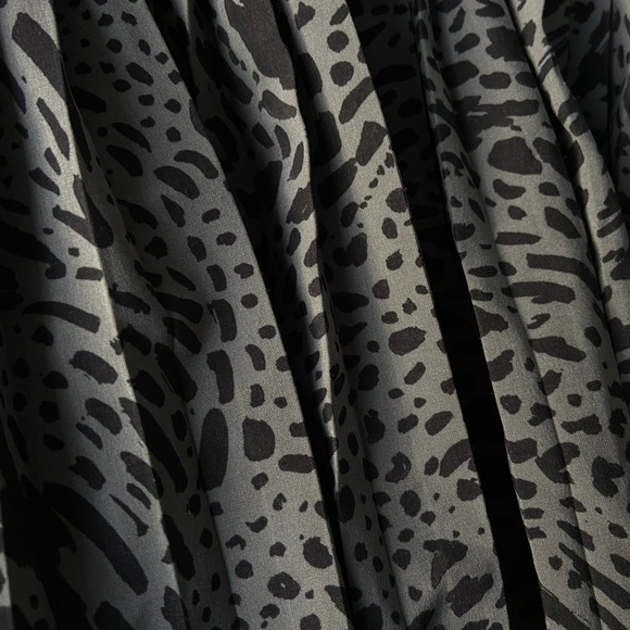 Lululemon Pleat To Street Skirt II
Watermark Slate Black size 6 - Picture 13 of 14